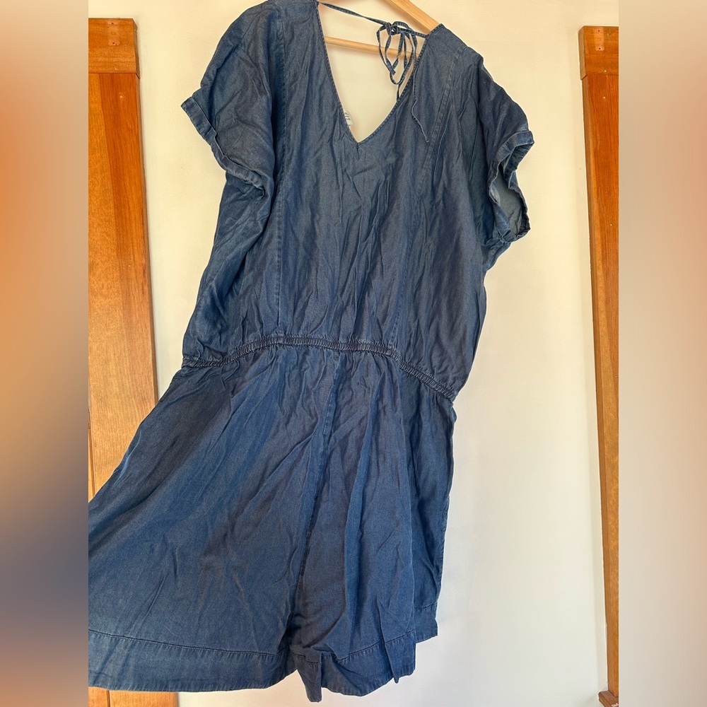 NWT Gap TENCEL denim short-sleeve v-neck romper. XXL